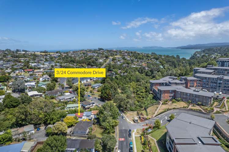 3/24 Commodore Drive Lynfield_16