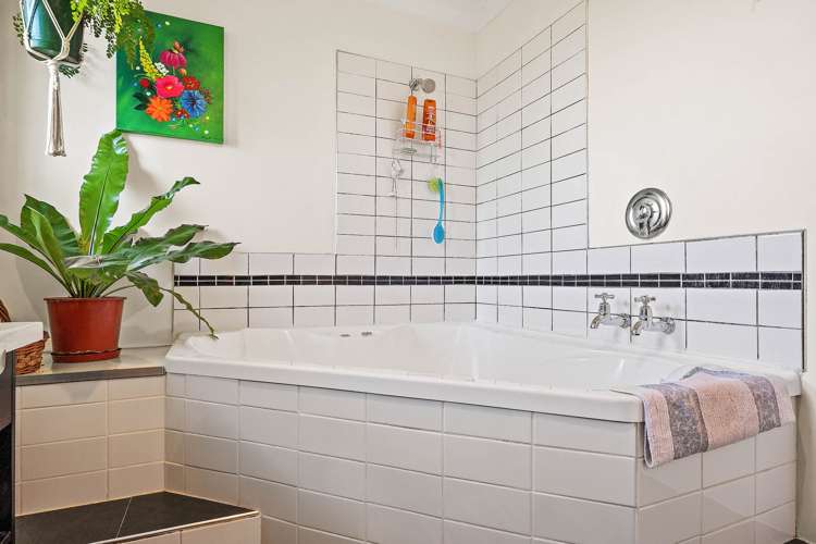 3 Railway Street Sefton_13