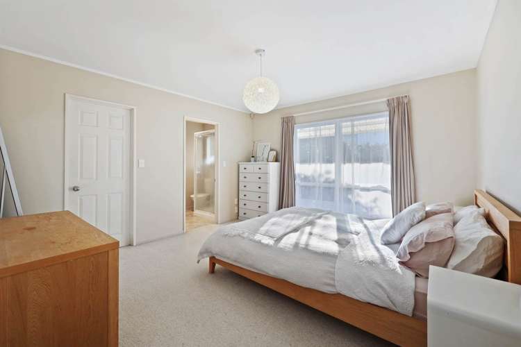 4 Davern Lane New Lynn_17