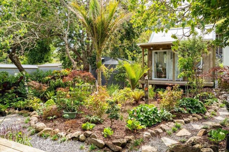 6 The Strand Whakapirau_22