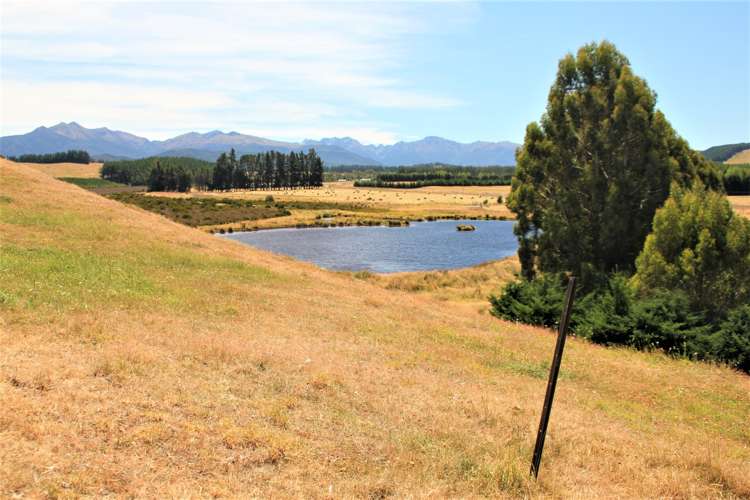 1398 Ramparts Road Manapouri_17