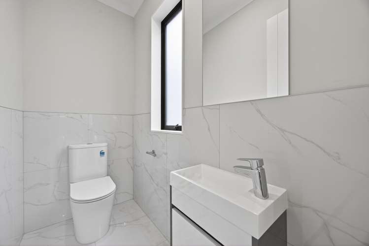 2 Ballyalton Crescent Flat Bush_34