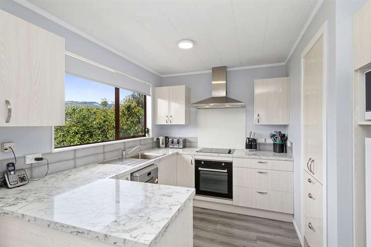 15a Kereru Bend Tawa_6