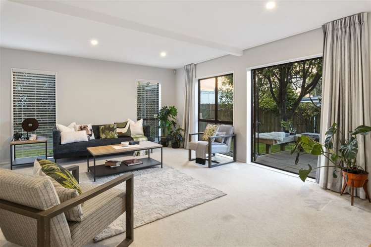 2/14 Aramoana Avenue Devonport_6