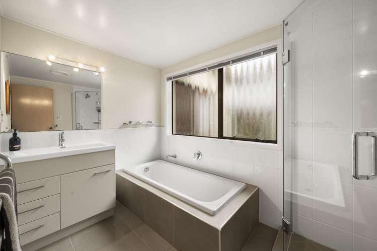 1 Dorrington Place Eastern Beach_11