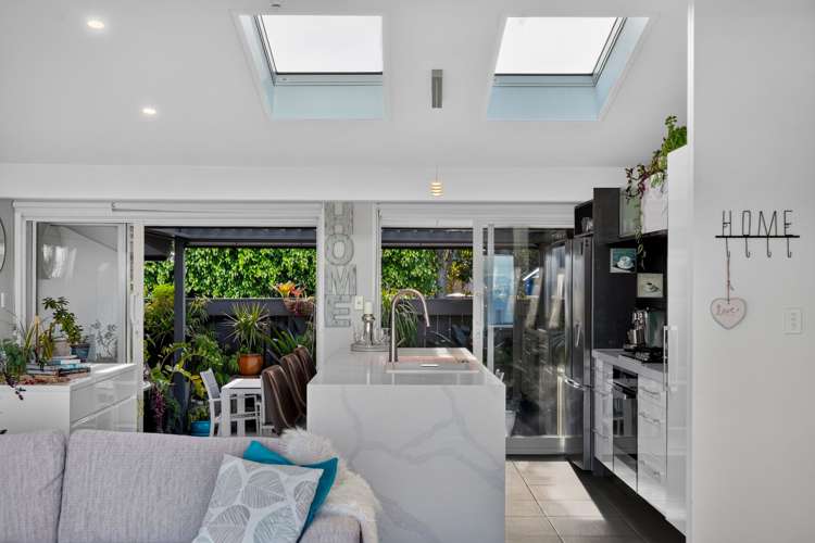 1/64 Seaview Road Castor Bay_31