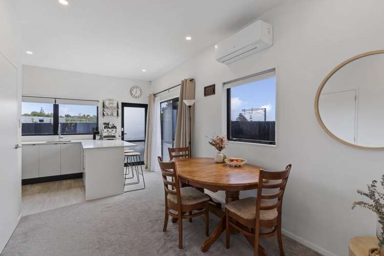 11F Barrie Avenue_4