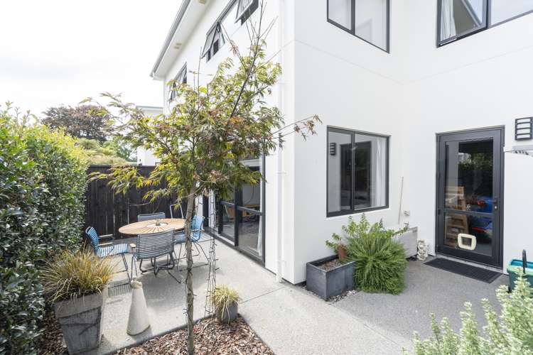 8/13 Beale Street Hamilton East_12