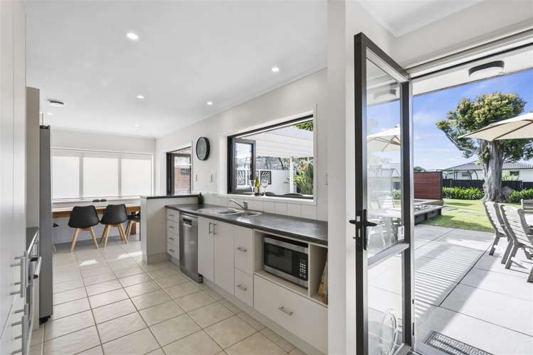 8 Quibray Place Botany Downs_10