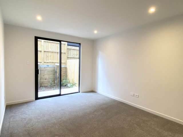 11/12 Onewa Road Northcote_4