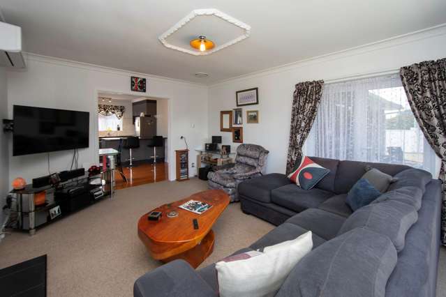 237 Shortland Street Aranui_3