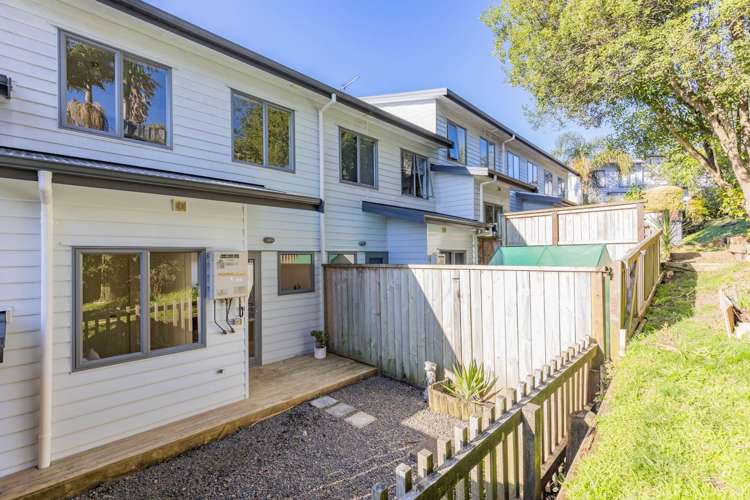 1/11 Pannill Place Oteha_13