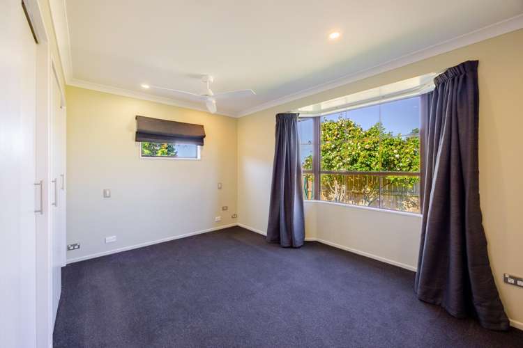 42 Atherfold Crescent Greenmeadows_8