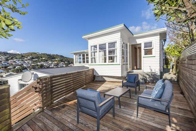 SUNNY, SPACIOUS & CLOSE TO THE BEACH