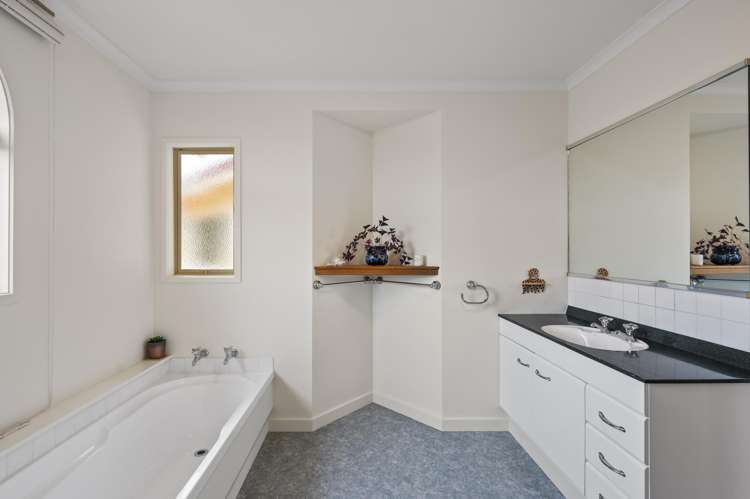 11 Kaimata Road Bay View_19