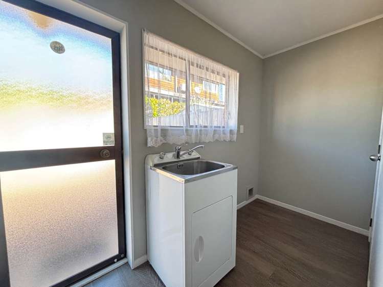 3 Pickwick Parade Mellons Bay_9