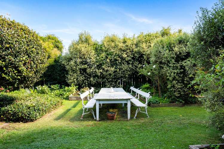 13 Nelson Crescent Napier South_18