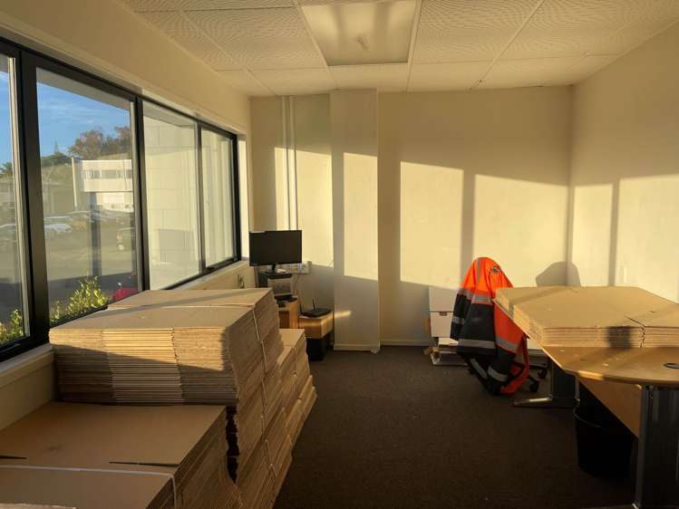 Unit A/3 Colway Place Wairau Valley_8