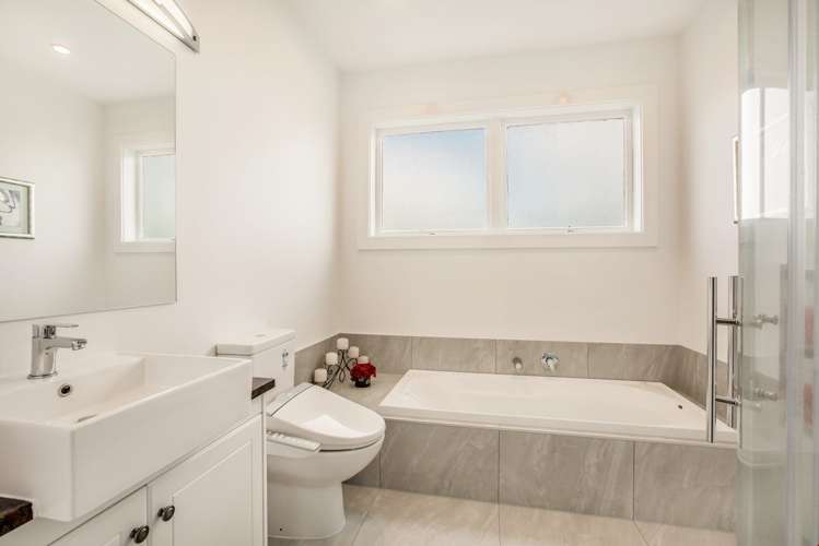 241 Irwin Road Kingseat_11