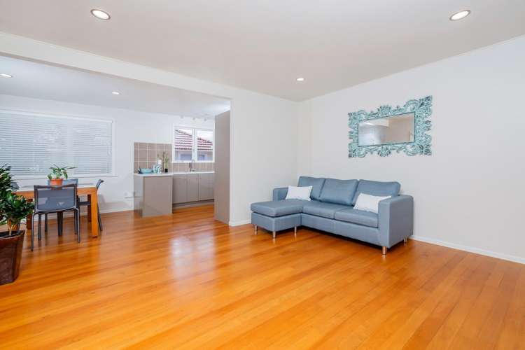 15 Tamariki Avenue Kelston_9