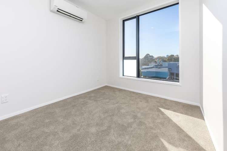 10 Central Road 1703_12