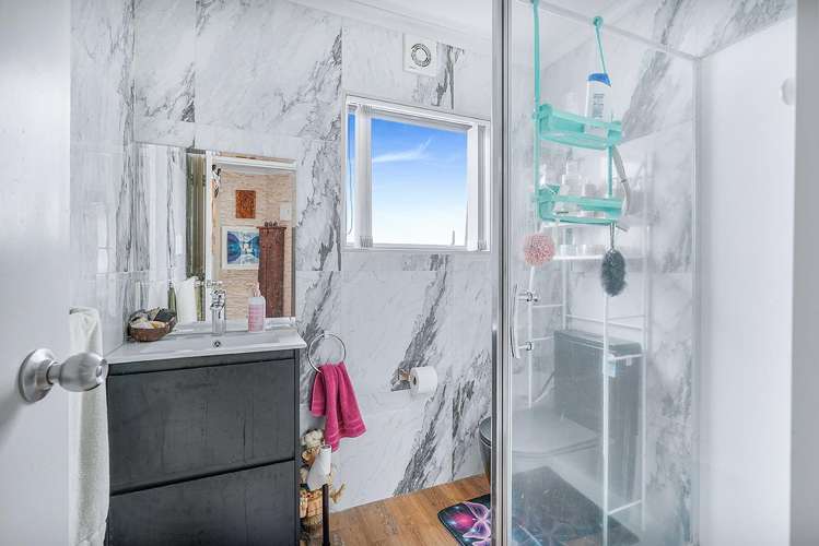 4a Richan Street Glenview_6