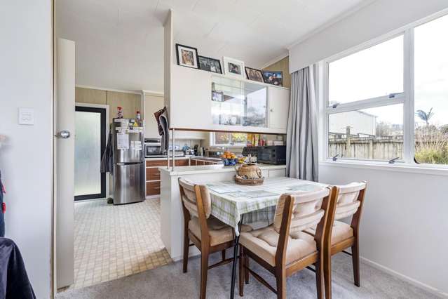 2/137A Ngamotu Road Spotswood_1