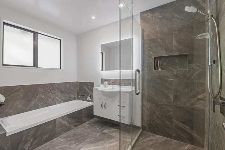 21 Riverwood Boulevard Redwood_22