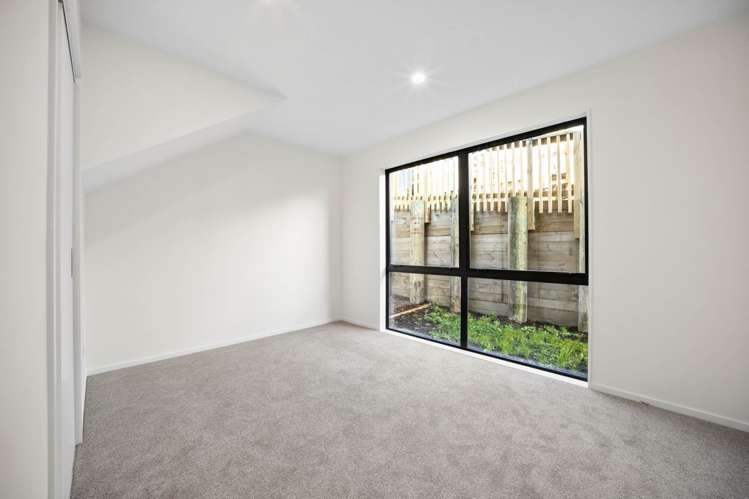 50F Kelman Road Kelston_13