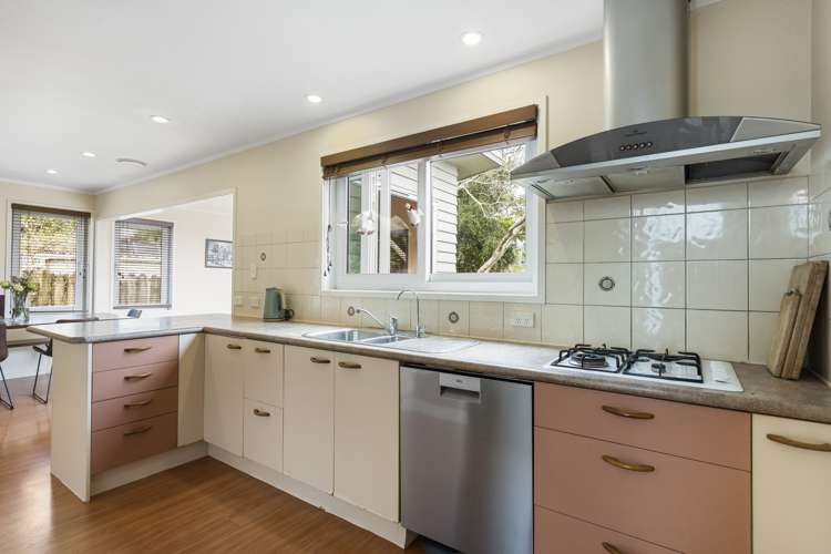 22 Gwenand Place Botany Downs_14