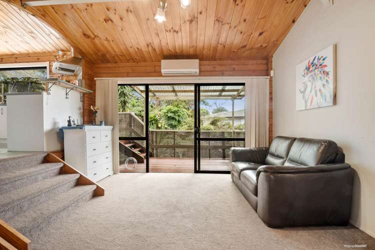 2/690 Beach Road Browns Bay_5