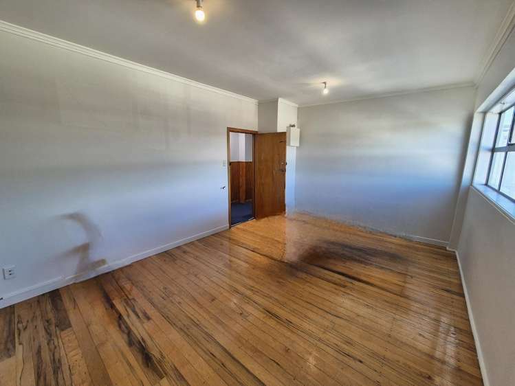 Level 1/208 West Coast Road Glen Eden_10