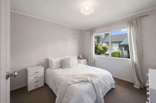 8 Holden Avenue Holdens Bay_1
