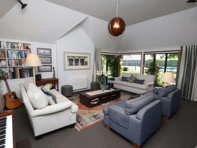 99 Middle Road Allenton_1