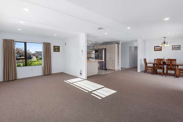 230 Fairway Drive Kamo_2