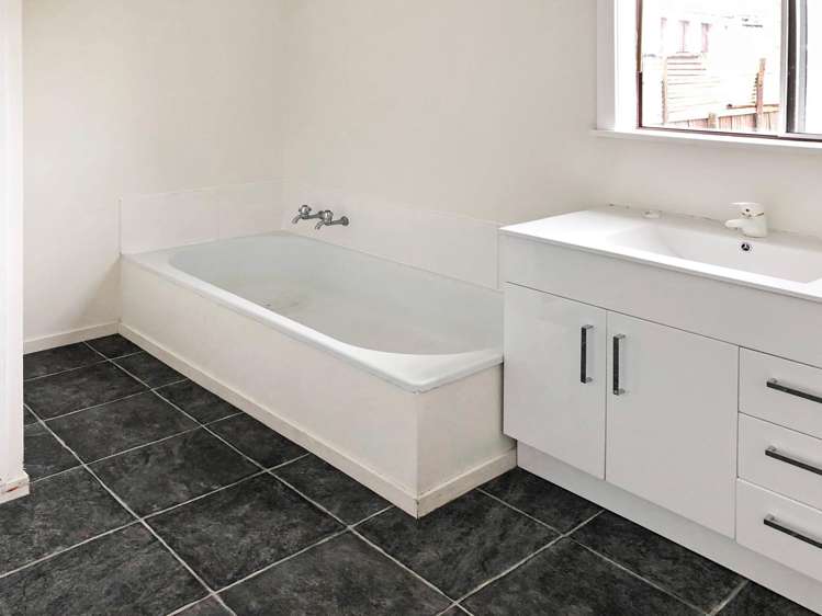 28 Andrew Street Elgin_5