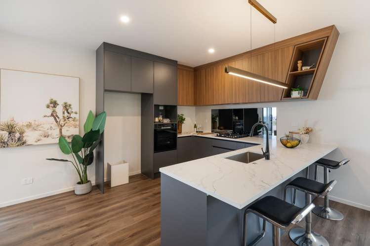 39C Target Road Totara Vale_11