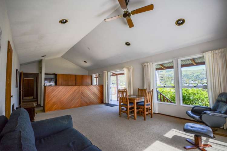 17 Settlers Hill Akaroa_5