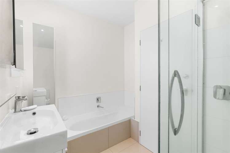 1/106 Leinster Road Merivale_12