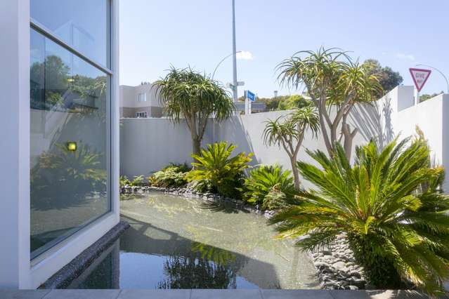 3/2 Lowell Place Waipahihi_3