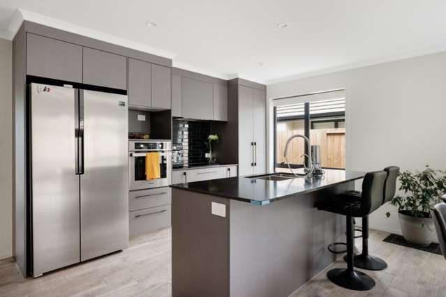 81 Pakanga Grove Pyes Pa_1