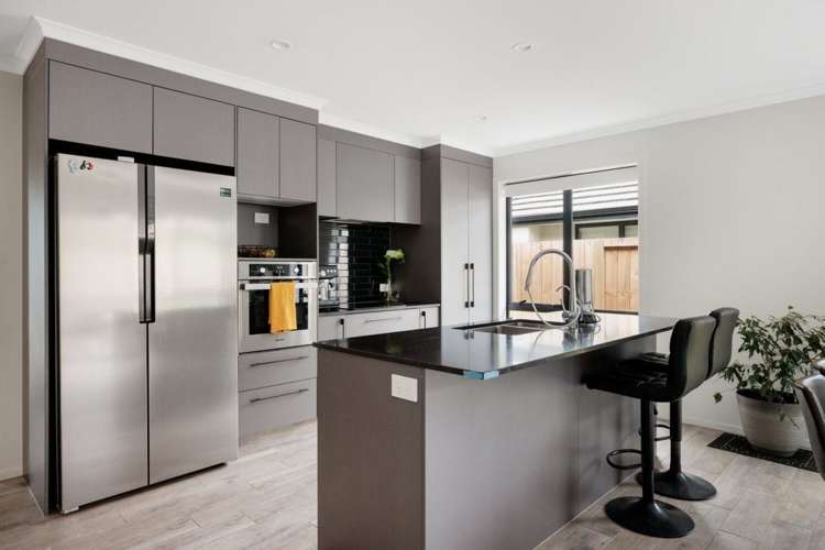 81 Pakanga Grove Pyes Pa_1