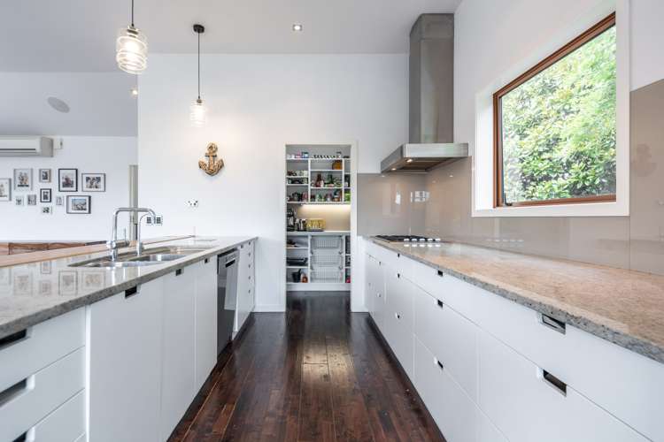 1 Lorenzen Bay Road Raglan_10