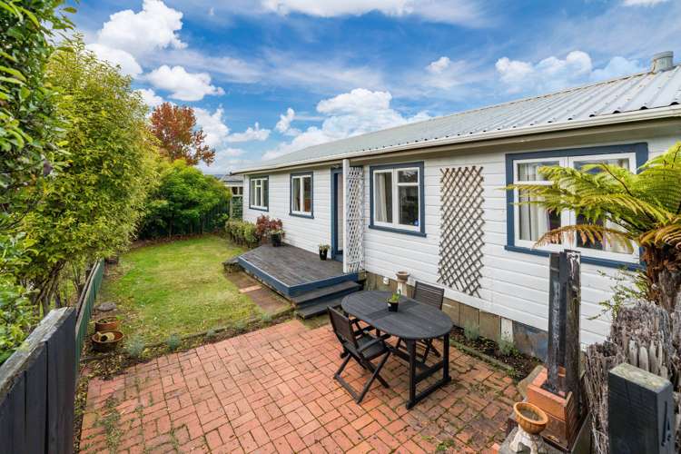 8a Farnworth Avenue Holdens Bay_11