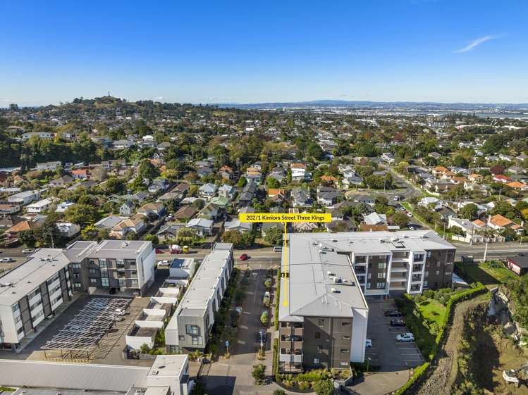 202/1 Kimiora Street Three Kings_23