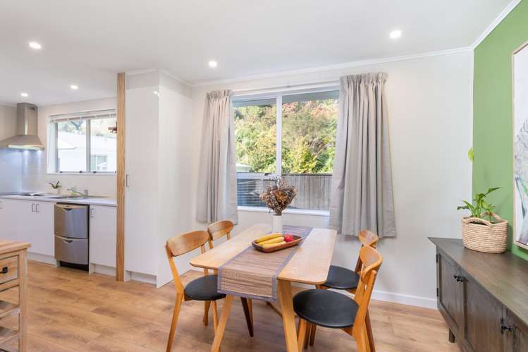 9 Harold Grove Stokes Valley_6