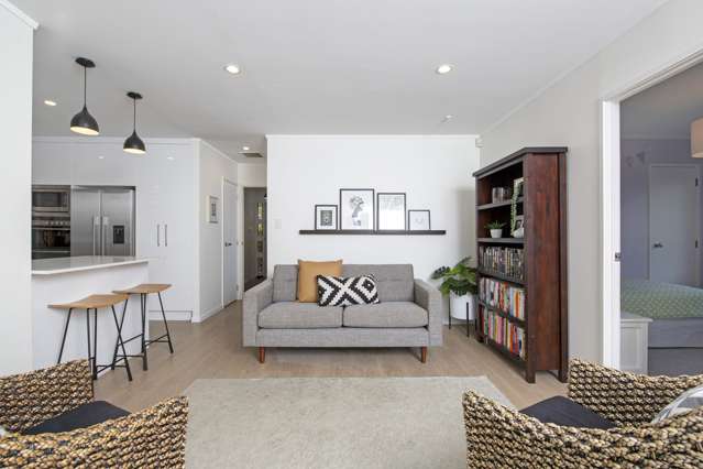19 Borrowdace Avenue Botany Downs_1