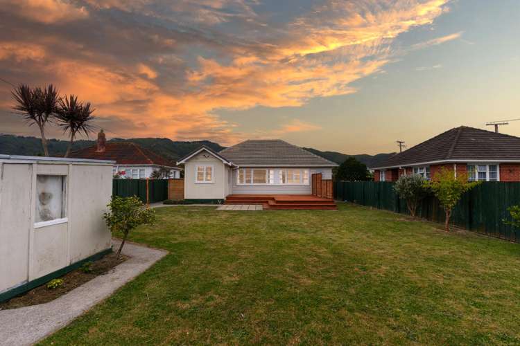 27 Hewer Crescent Naenae_16