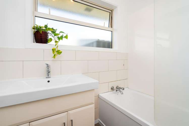 52 Frensham Crescent Woolston_18