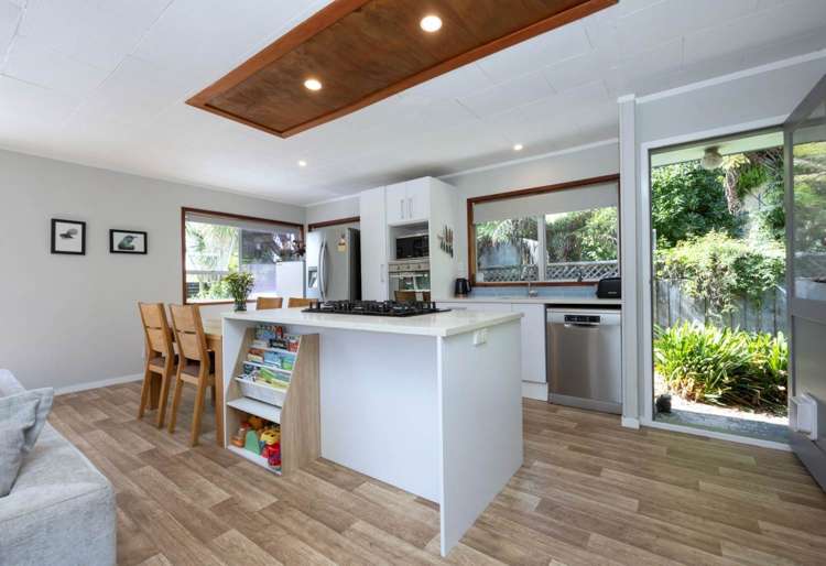 196 Glengarry Road Glen Eden_5